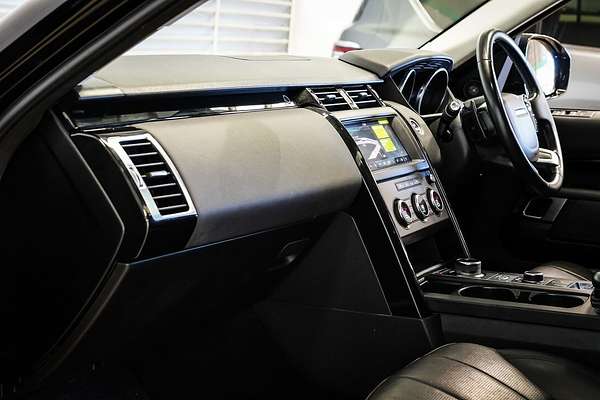 2019 Land Rover Discovery SD6 SE Series 5