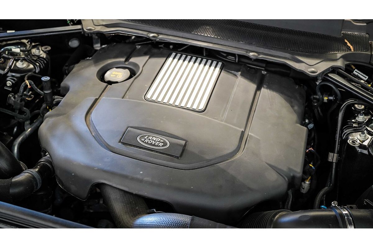 2019 Land Rover Discovery SD6 SE Series 5