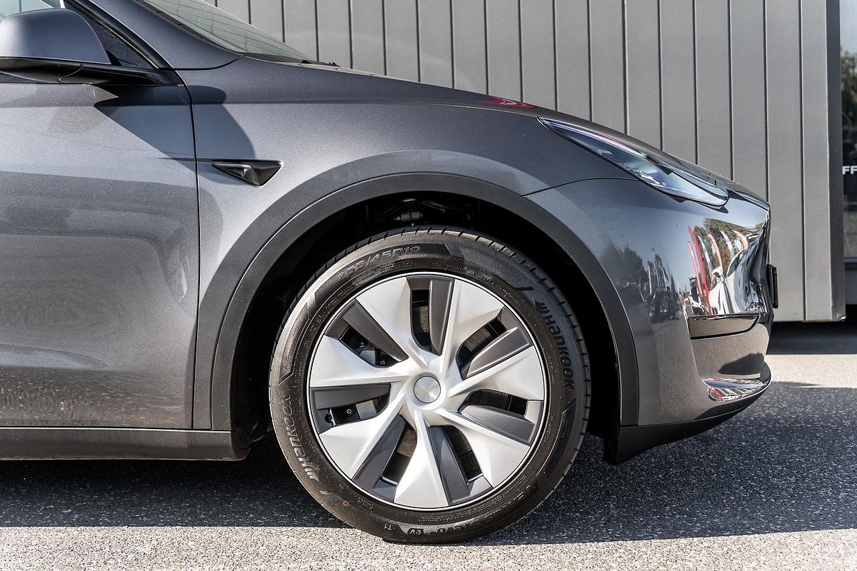 2023 Tesla Model Y Rear-Wheel Drive
