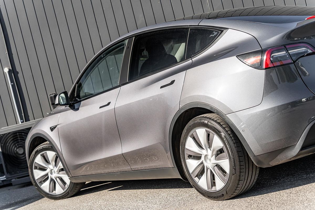 2023 Tesla Model Y Rear-Wheel Drive