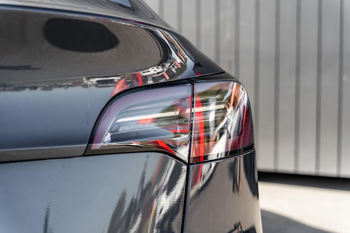 2023 Tesla Model Y Rear-Wheel Drive