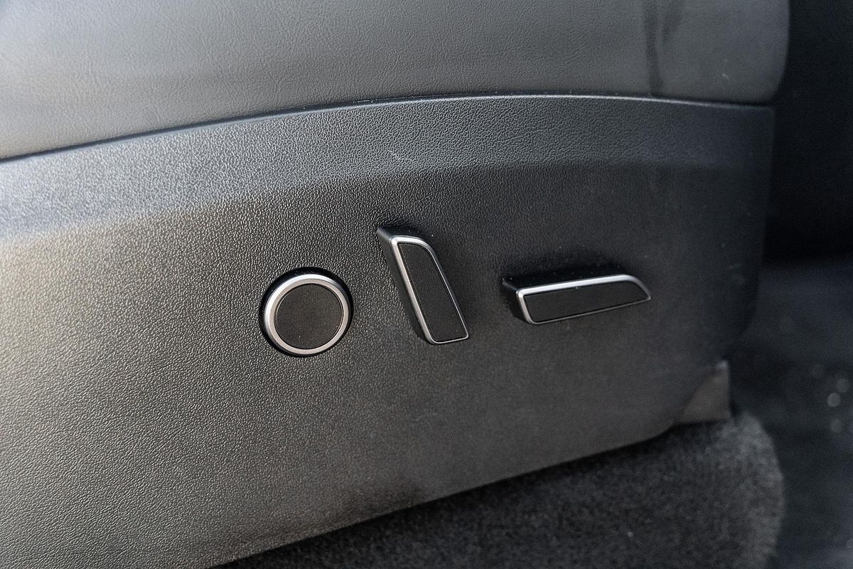 2023 Tesla Model Y Rear-Wheel Drive