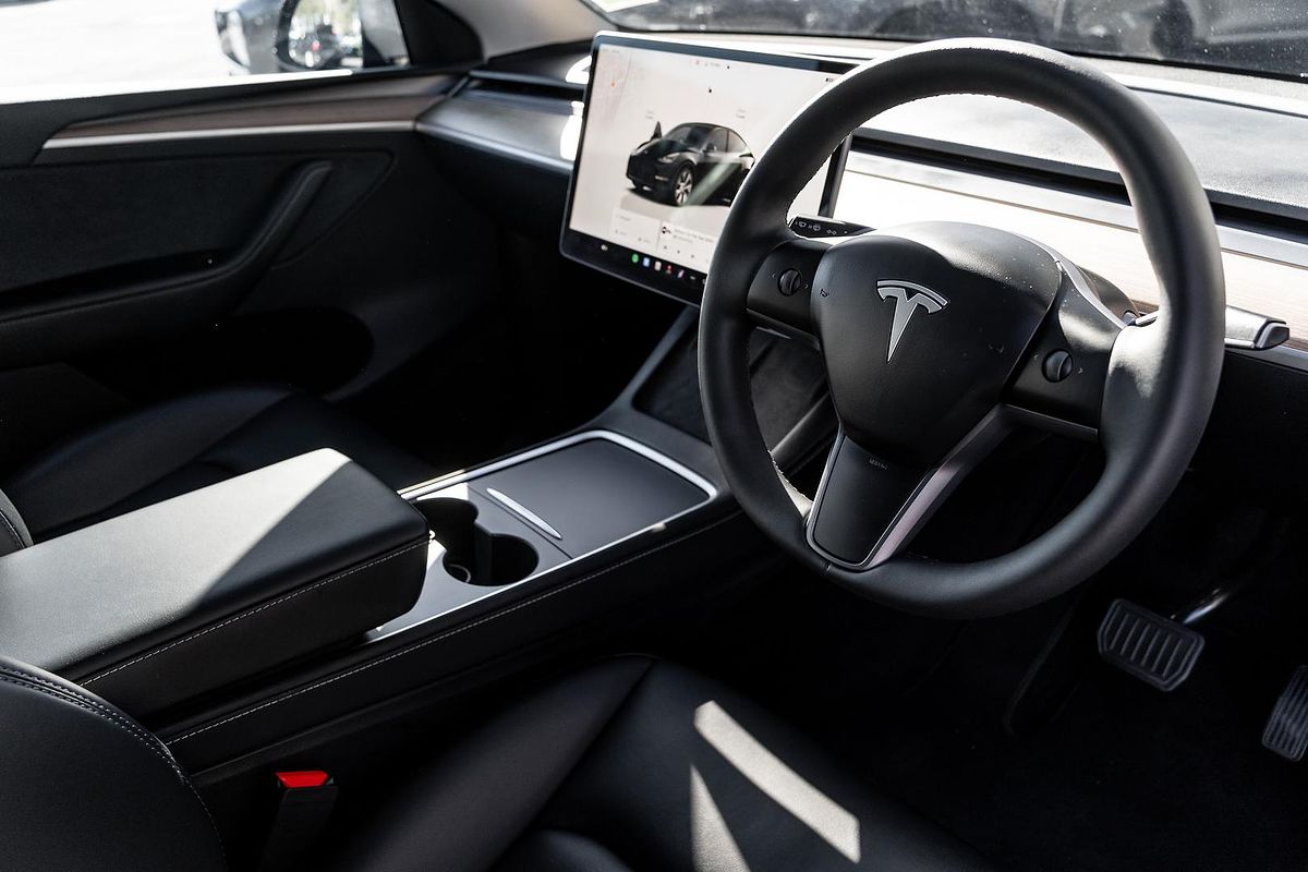 2023 Tesla Model Y Rear-Wheel Drive