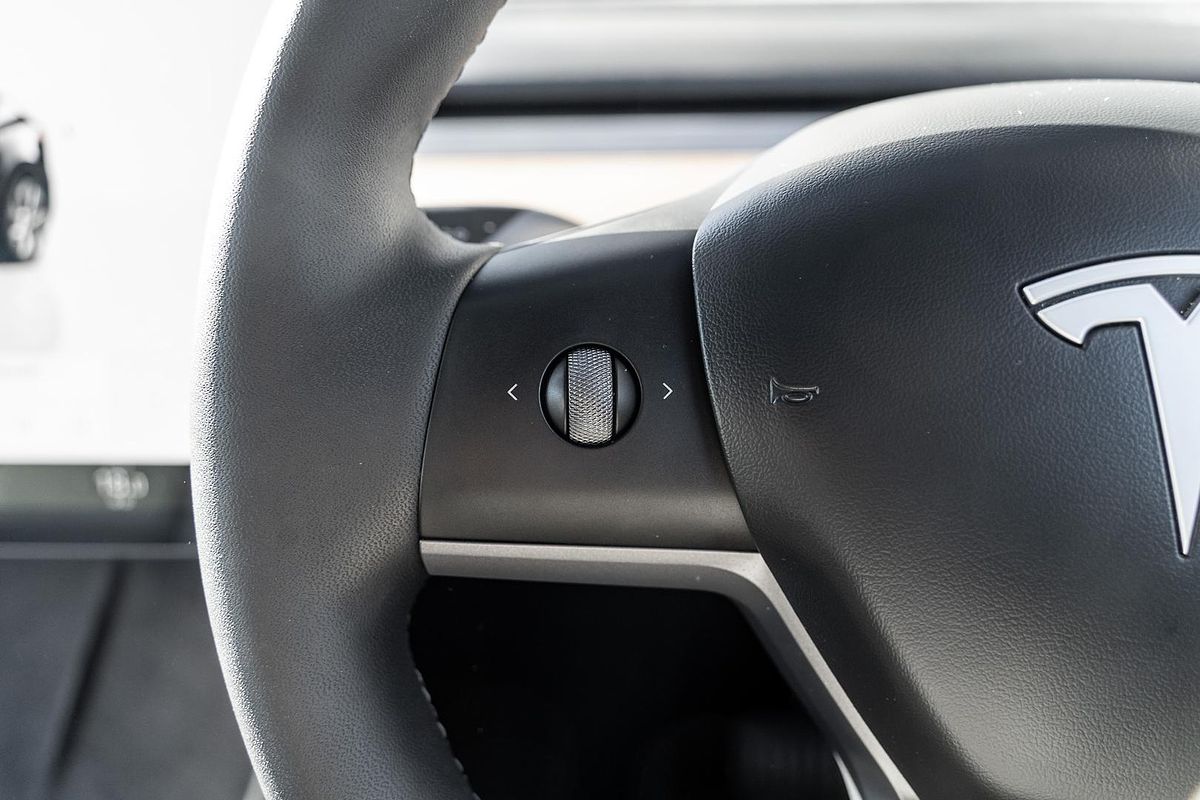2023 Tesla Model Y Rear-Wheel Drive