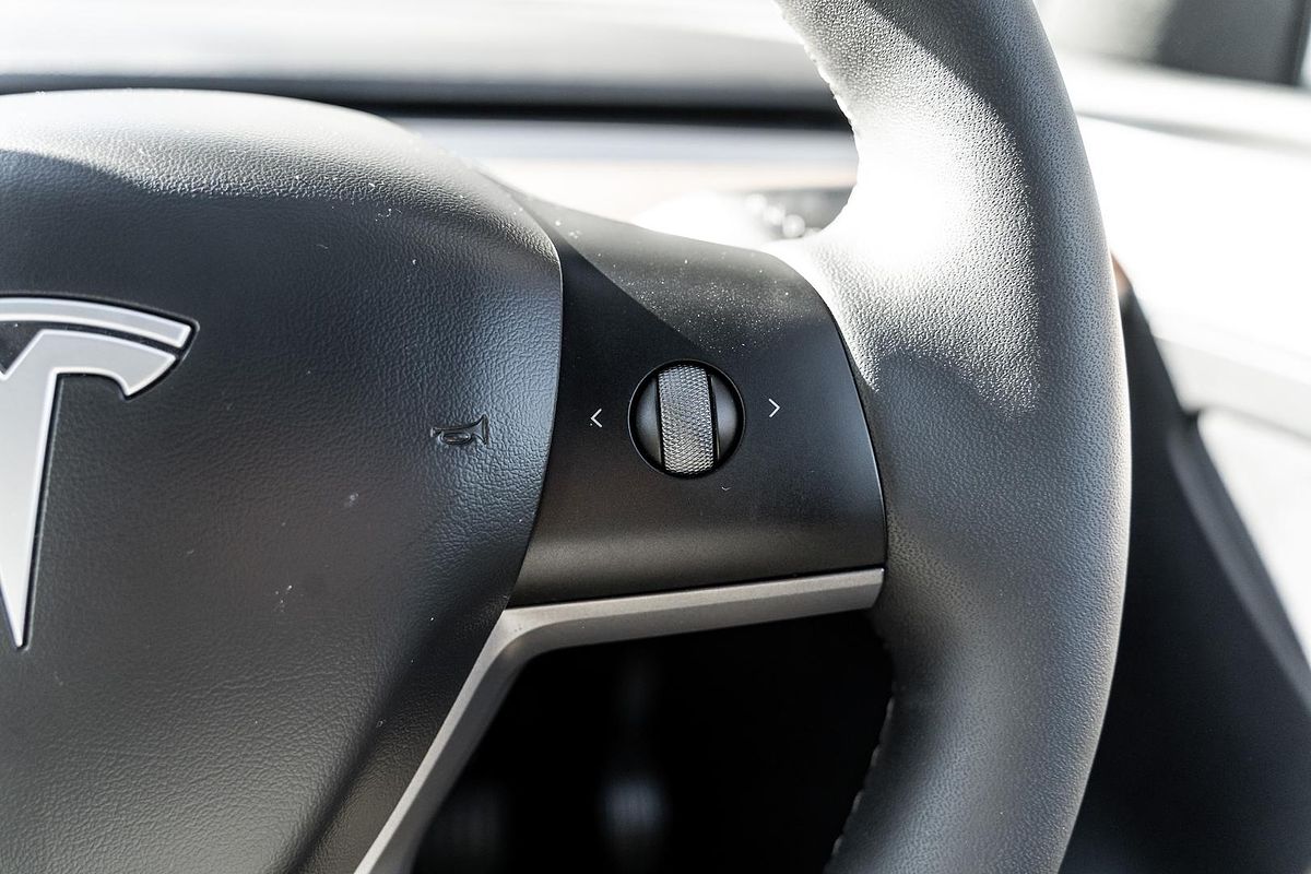 2023 Tesla Model Y Rear-Wheel Drive