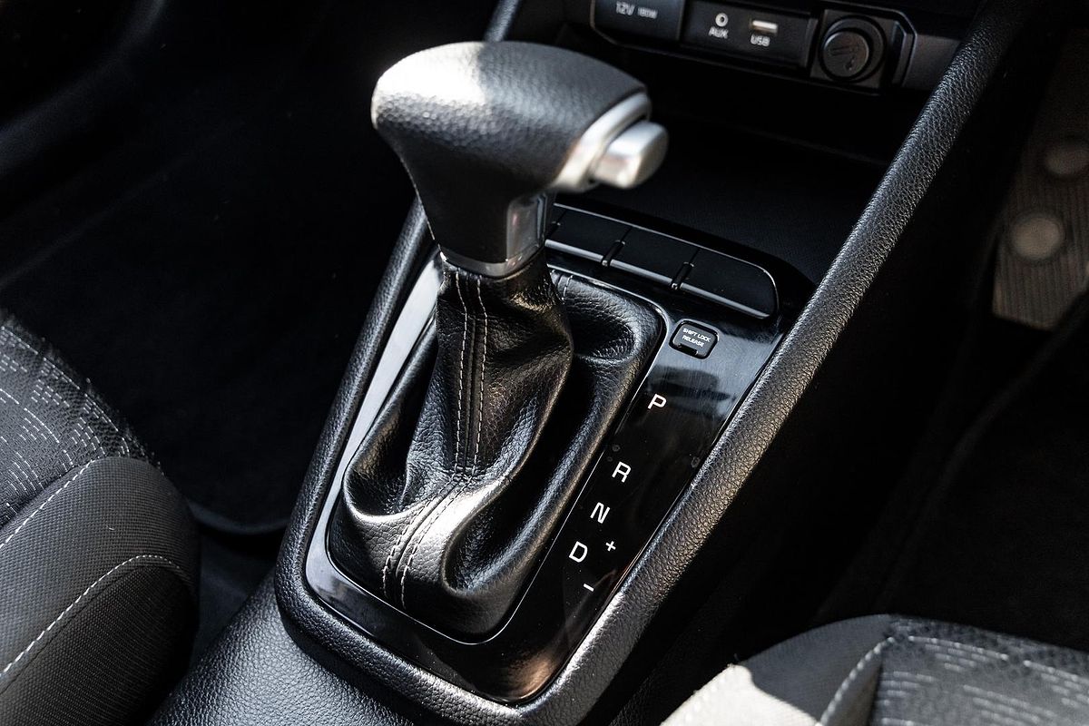 2017 Kia Rio S YB