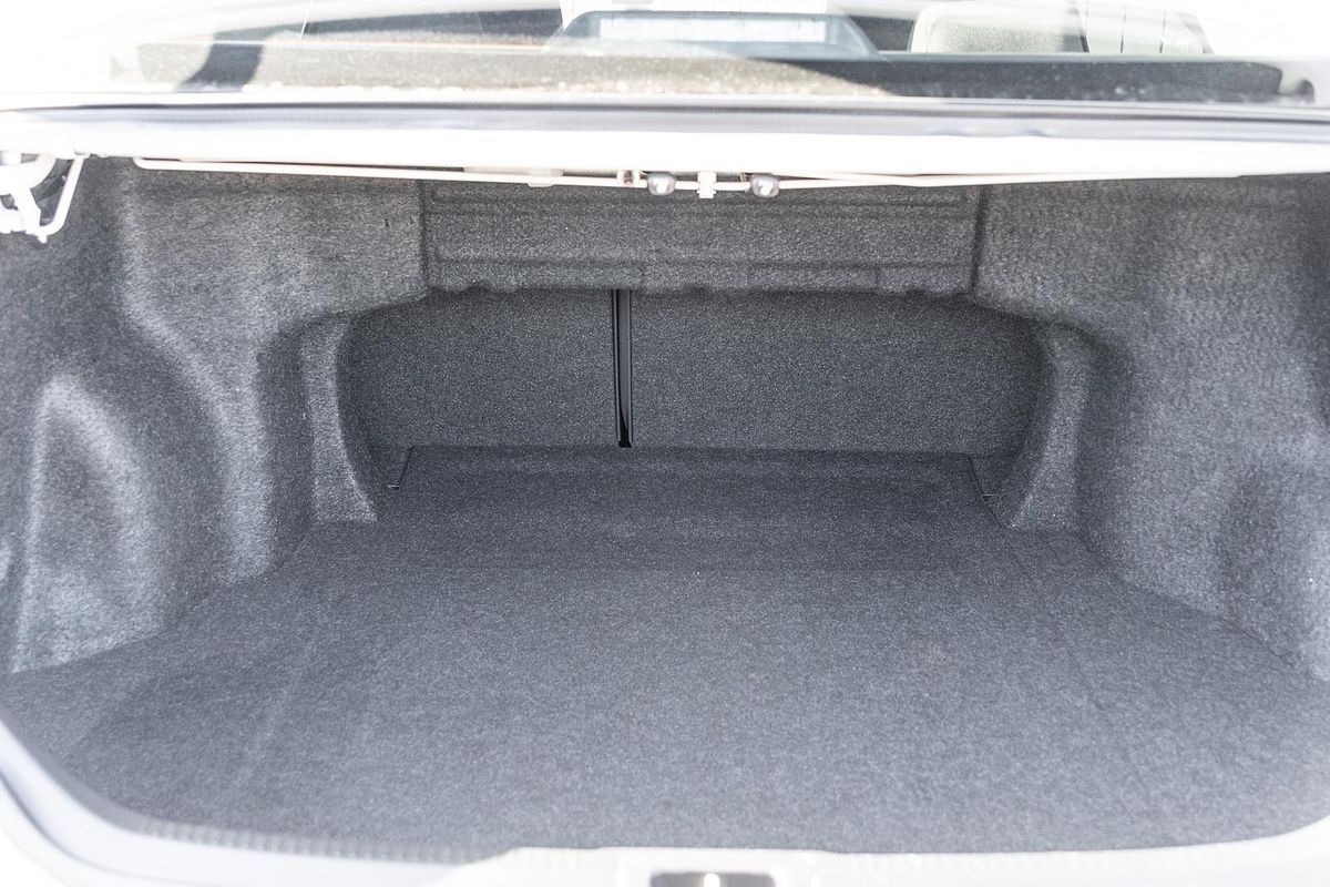 2016 Toyota Camry Atara S ASV50R