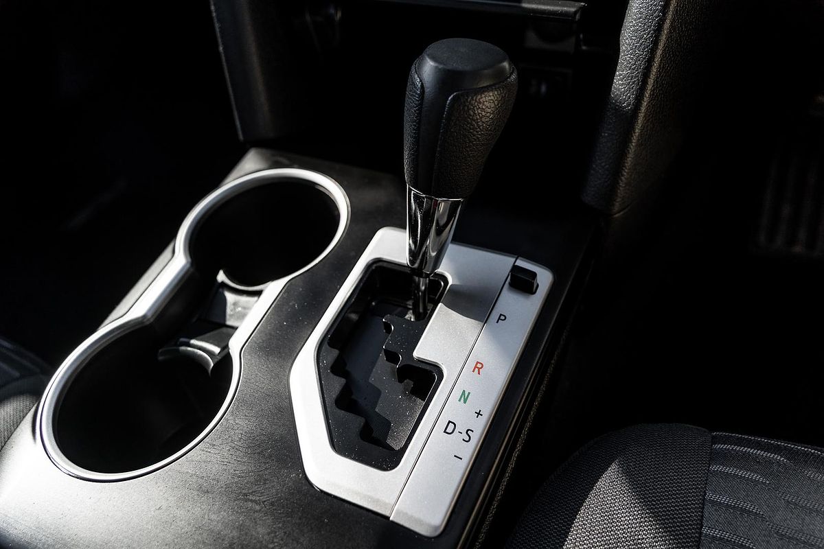 2016 Toyota Camry Atara S ASV50R