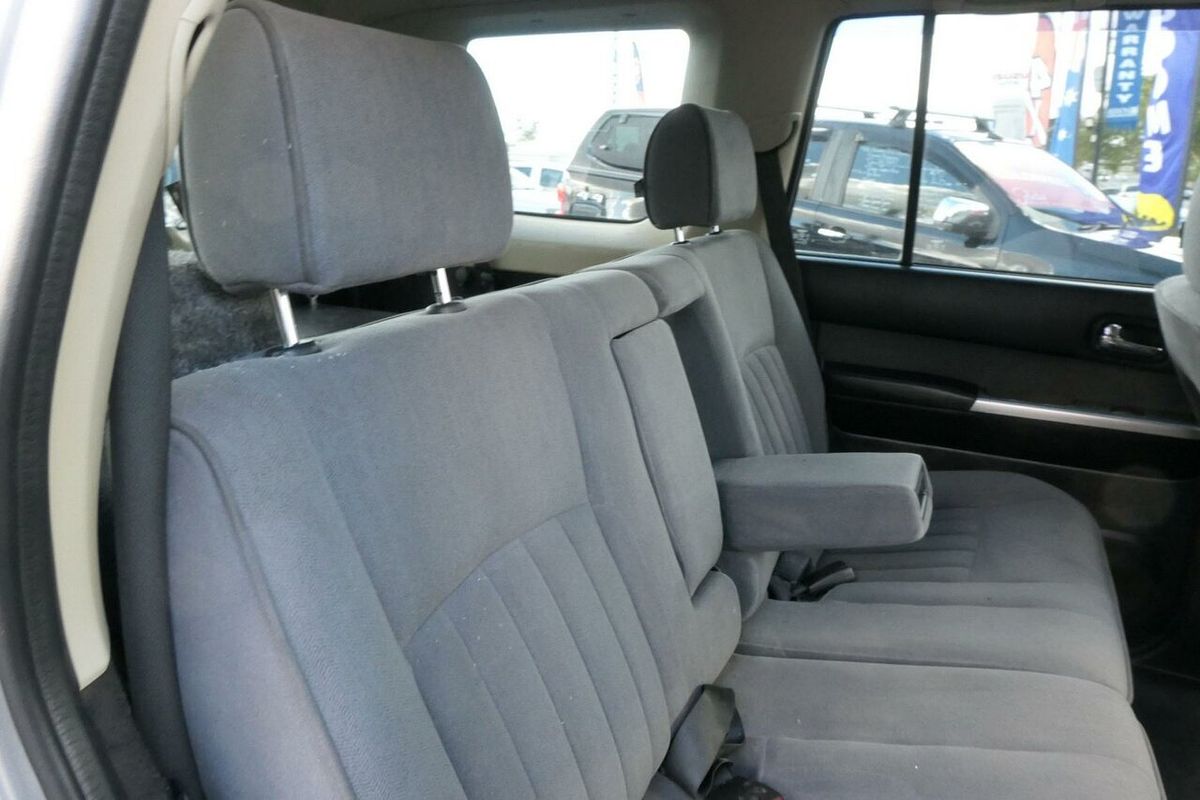 2012 Nissan Patrol ST GU 8