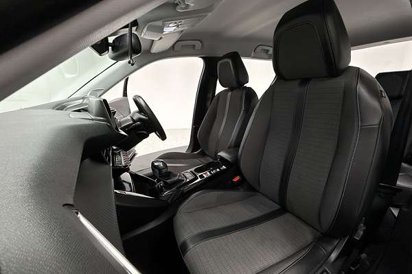 2021 Peugeot 2008 Allure P24