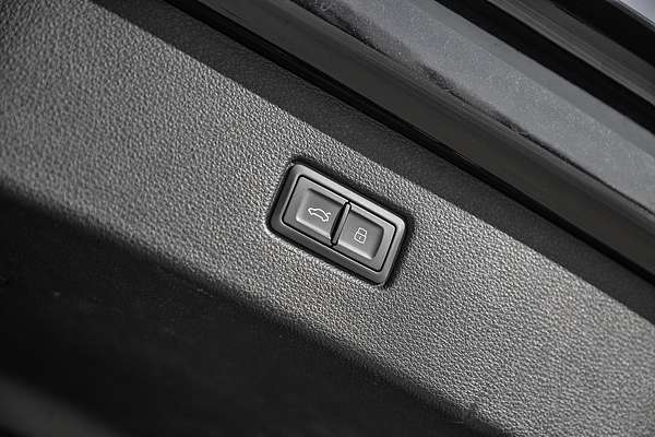 2021 Audi Q7 50 TDI S line 4M