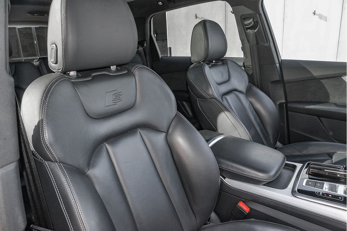 2021 Audi Q7 50 TDI S line 4M