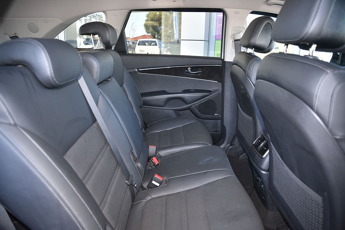 2016 Kia Sorento SLi UM