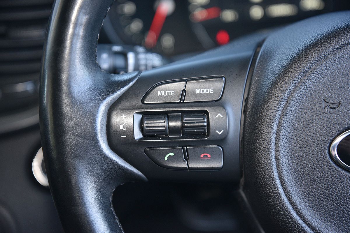 2016 Kia Sorento SLi UM