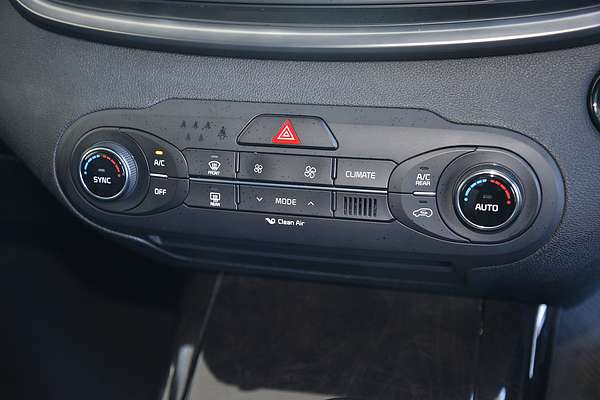 2016 Kia Sorento SLi UM