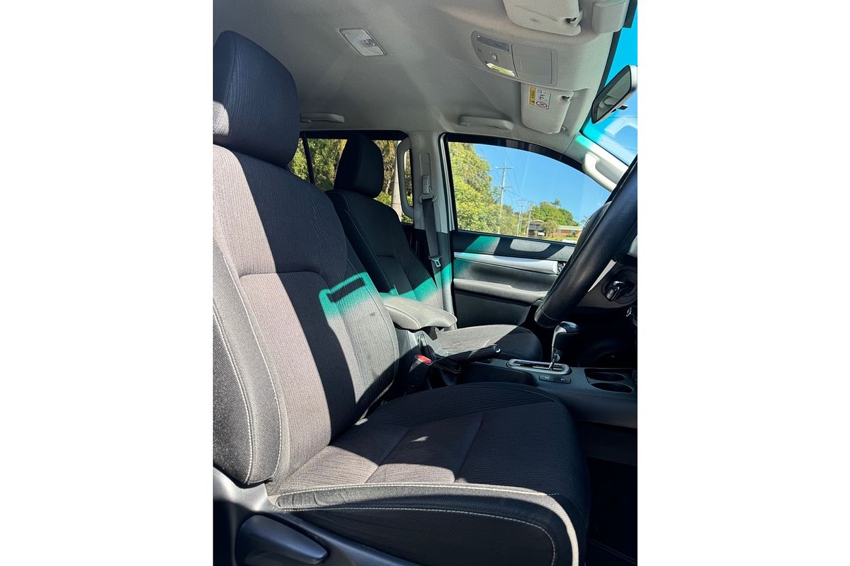 2017 Toyota Hilux SR5 GUN126R 4X4
