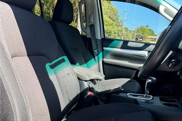 2017 Toyota Hilux SR5 GUN126R 4X4