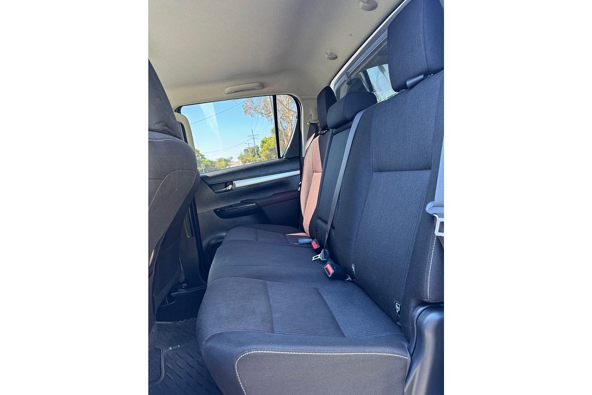 2017 Toyota Hilux SR5 GUN126R 4X4