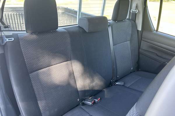 2017 Toyota Hilux Workmate TGN121R Rear Wheel Drive