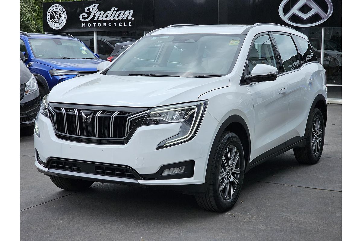 2025 Mahindra XUV700 AX7L