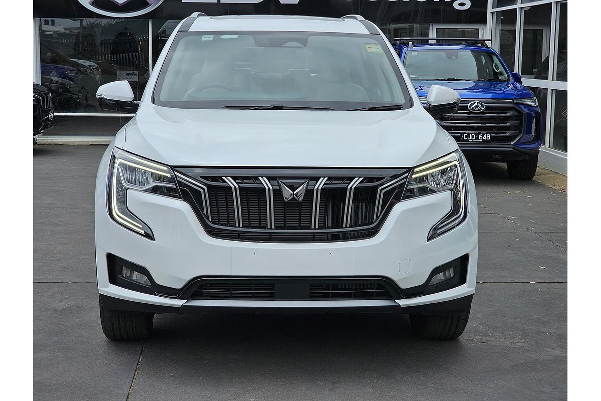 2025 Mahindra XUV700 AX7L