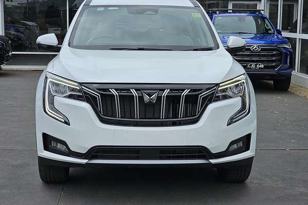 2025 Mahindra XUV700 AX7L