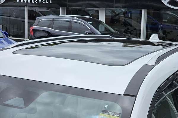2025 Mahindra XUV700 AX7L