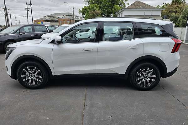 2025 Mahindra XUV700 AX7L
