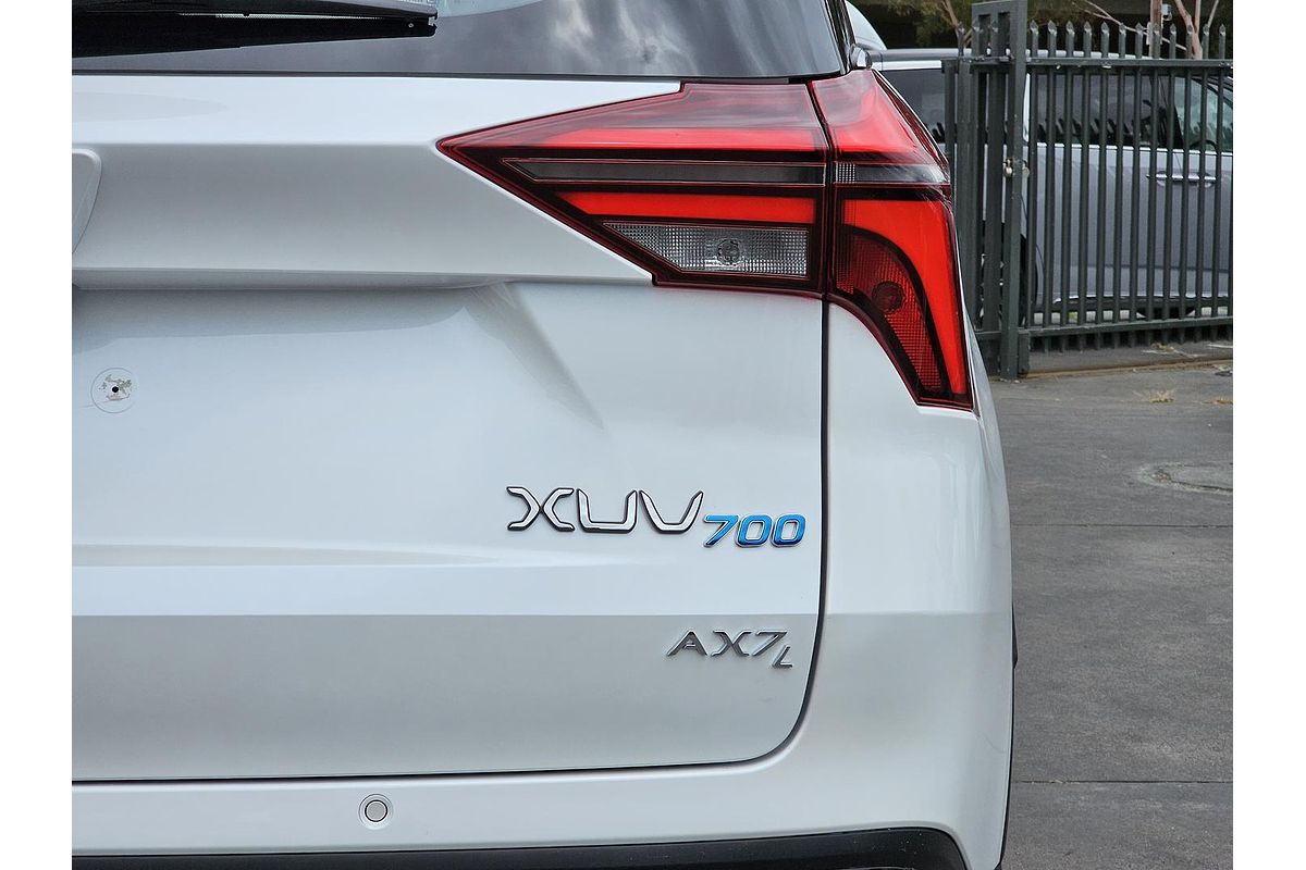 2025 Mahindra XUV700 AX7L