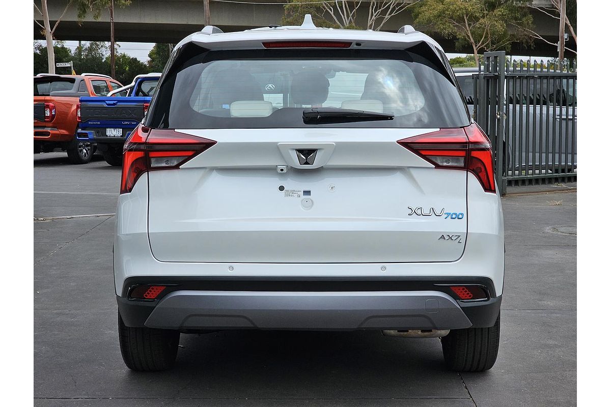 2025 Mahindra XUV700 AX7L
