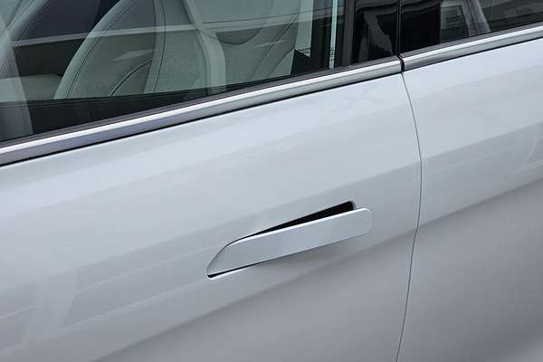 2025 Mahindra XUV700 AX7L