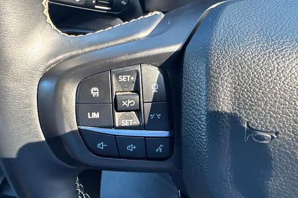 2024 Ford Everest Platinum