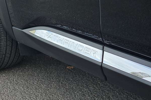 2025 Nissan Pathfinder Ti-L R53