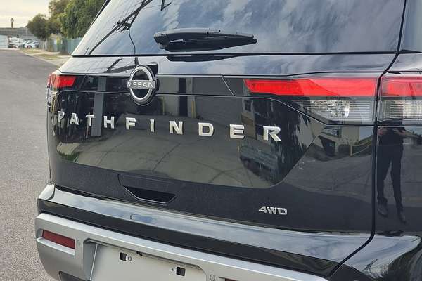 2025 Nissan Pathfinder Ti-L R53