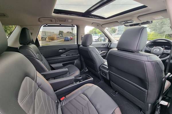 2025 Nissan Pathfinder Ti-L R53