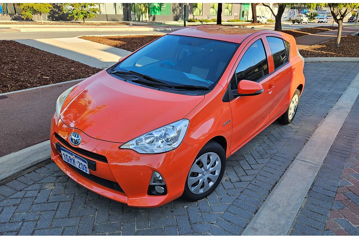 2012 Toyota Prius C  NHP10R