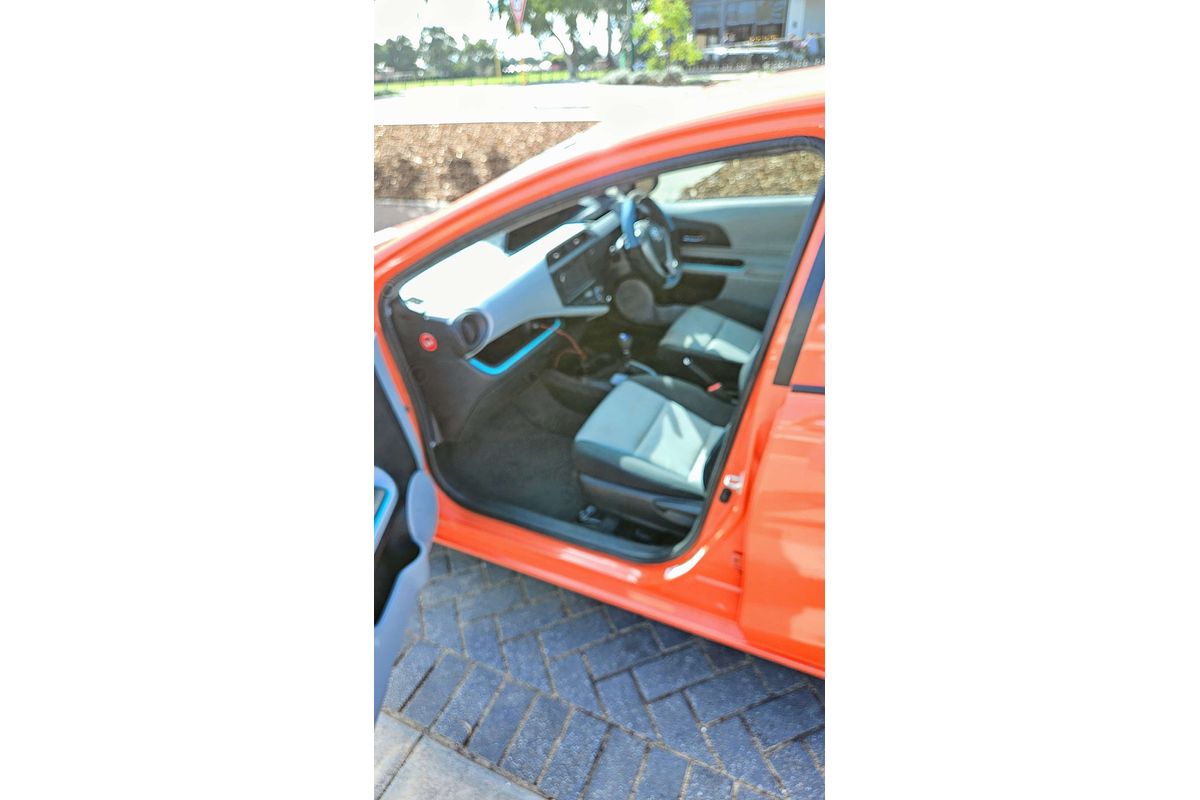 2012 Toyota Prius C  NHP10R