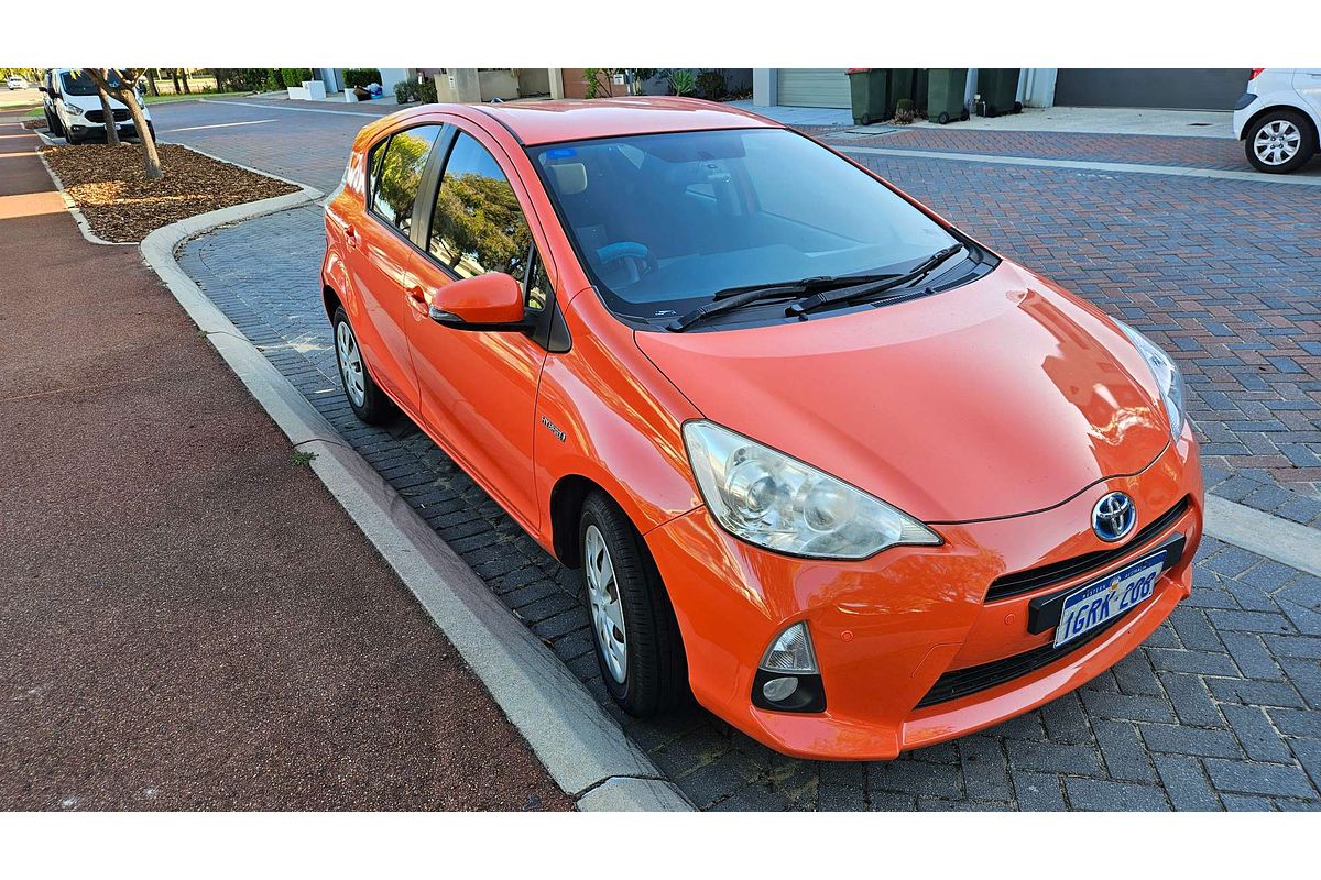 2012 Toyota Prius C  NHP10R