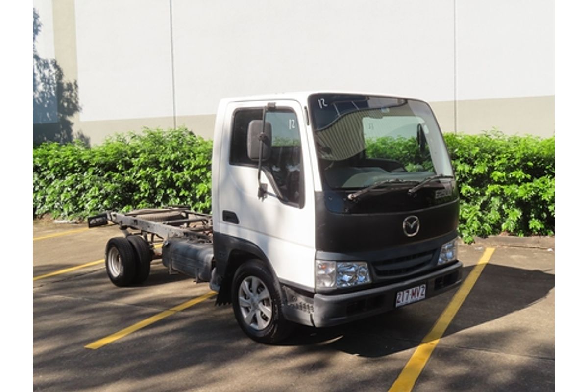 2002 Mazda E2500 E Rear Wheel Drive LWB