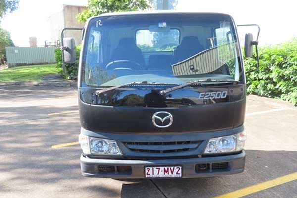 2002 Mazda E2500 E Rear Wheel Drive LWB