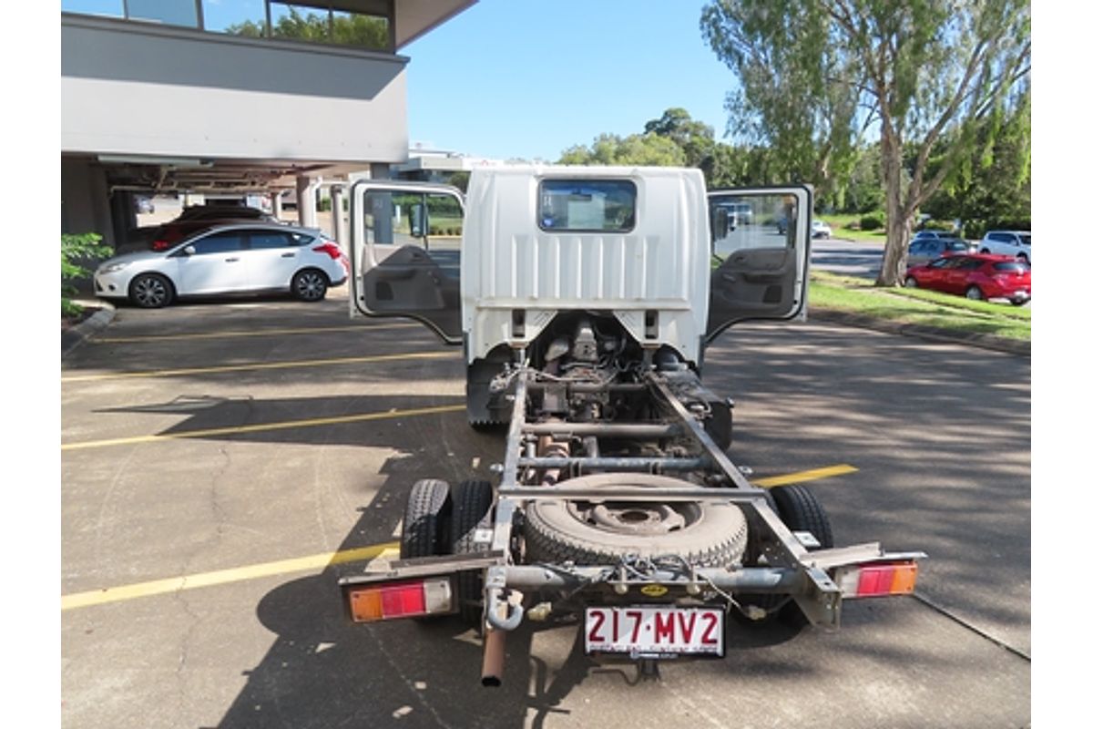 2002 Mazda E2500 E Rear Wheel Drive LWB