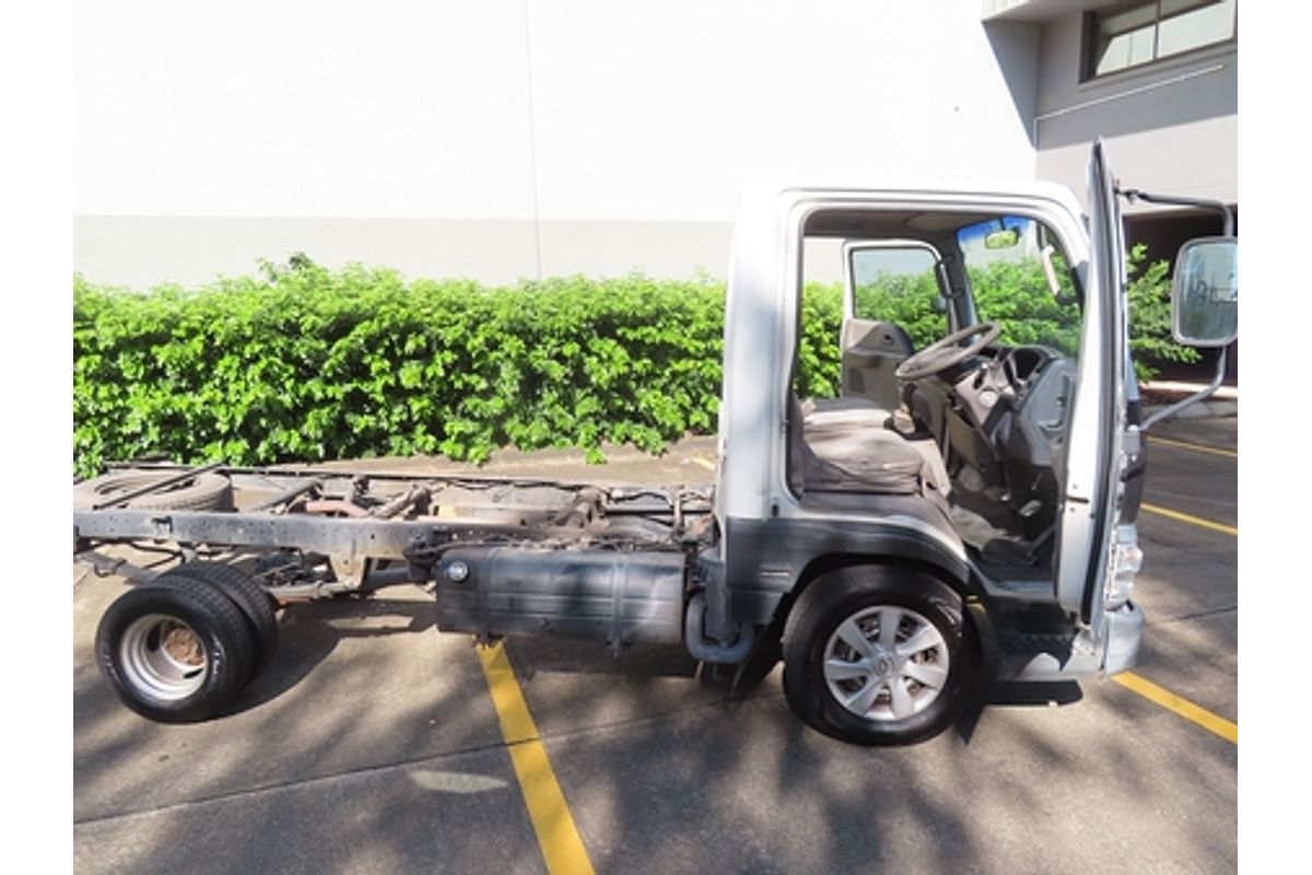 2002 Mazda E2500 E Rear Wheel Drive LWB