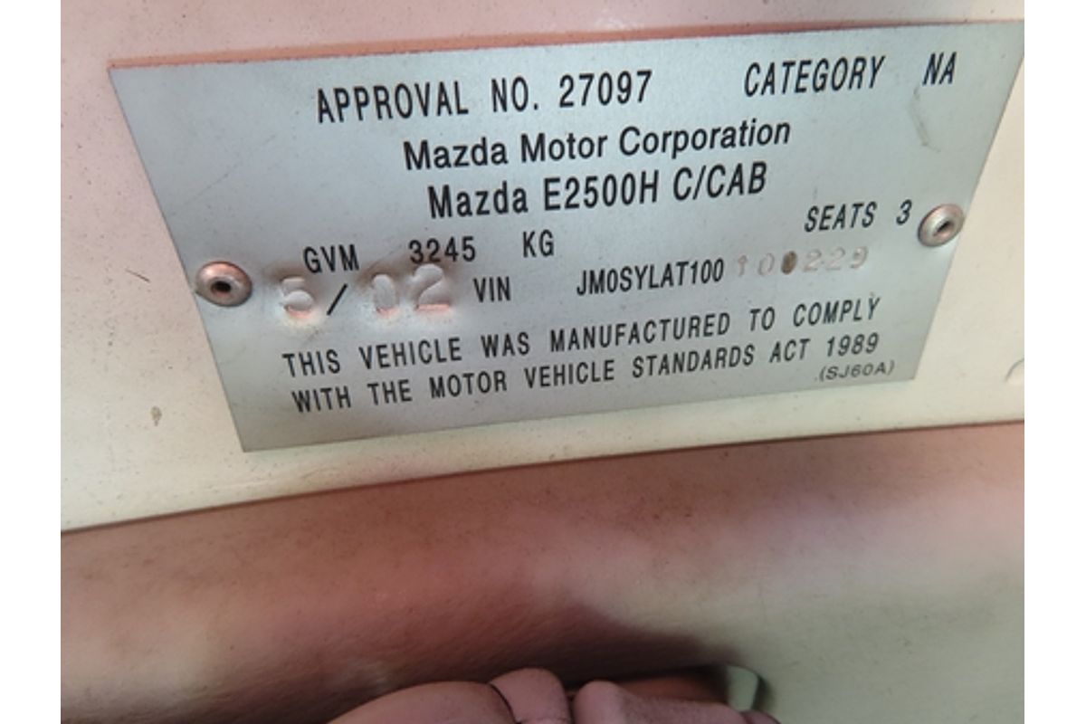 2002 Mazda E2500 E Rear Wheel Drive LWB