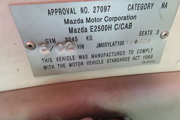 2002 Mazda E2500 E Rear Wheel Drive LWB