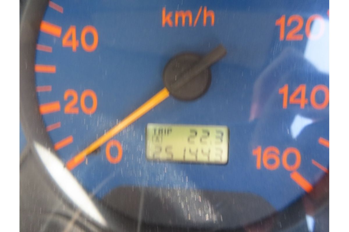 2002 Mazda E2500 E Rear Wheel Drive LWB
