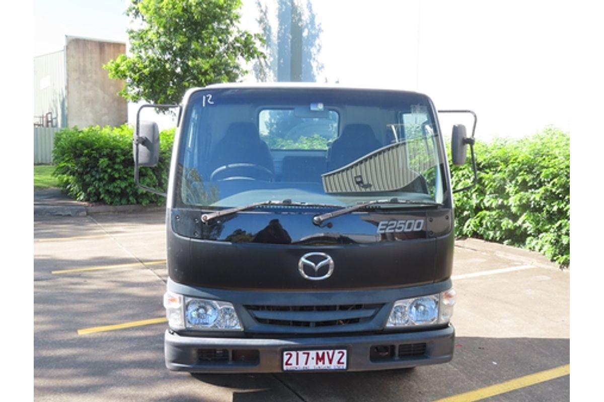 2002 Mazda E2500 E Rear Wheel Drive LWB