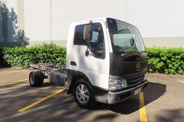 2002 Mazda E2500 E Rear Wheel Drive LWB