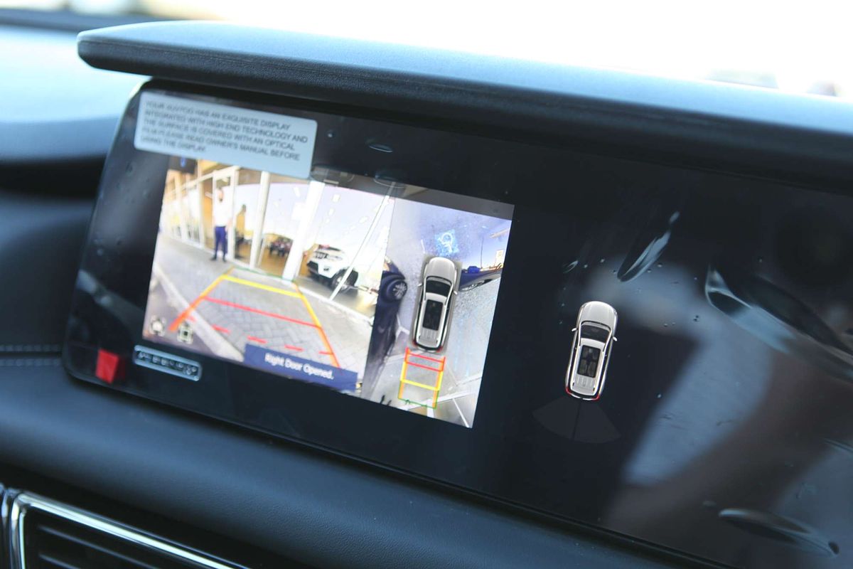 2025 Mahindra XUV700 AX7L