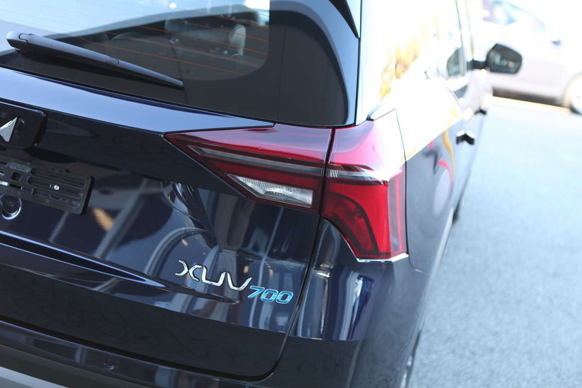 2025 Mahindra XUV700 AX7L