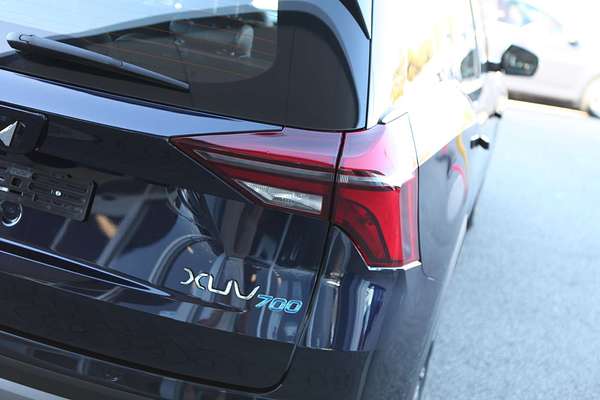 2025 Mahindra XUV700 AX7L